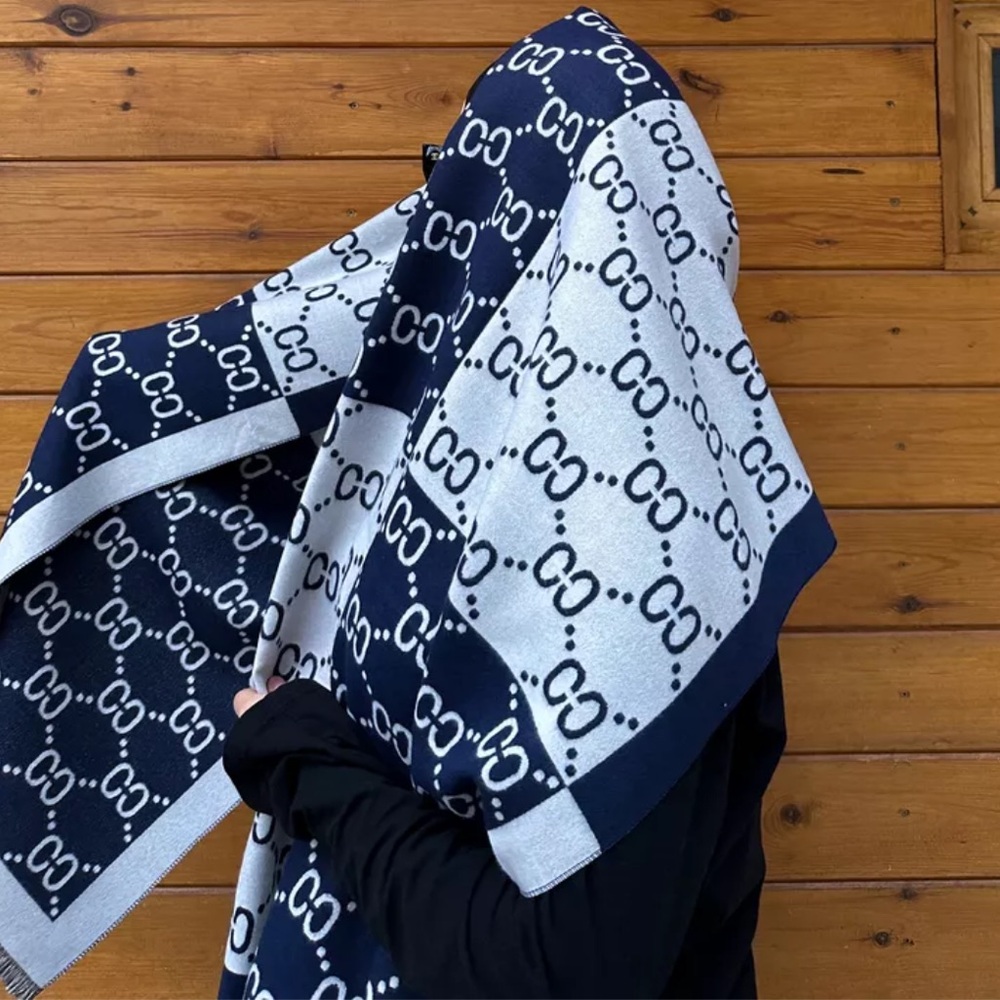 Stylish Navy and Cream Patterned Scarf
